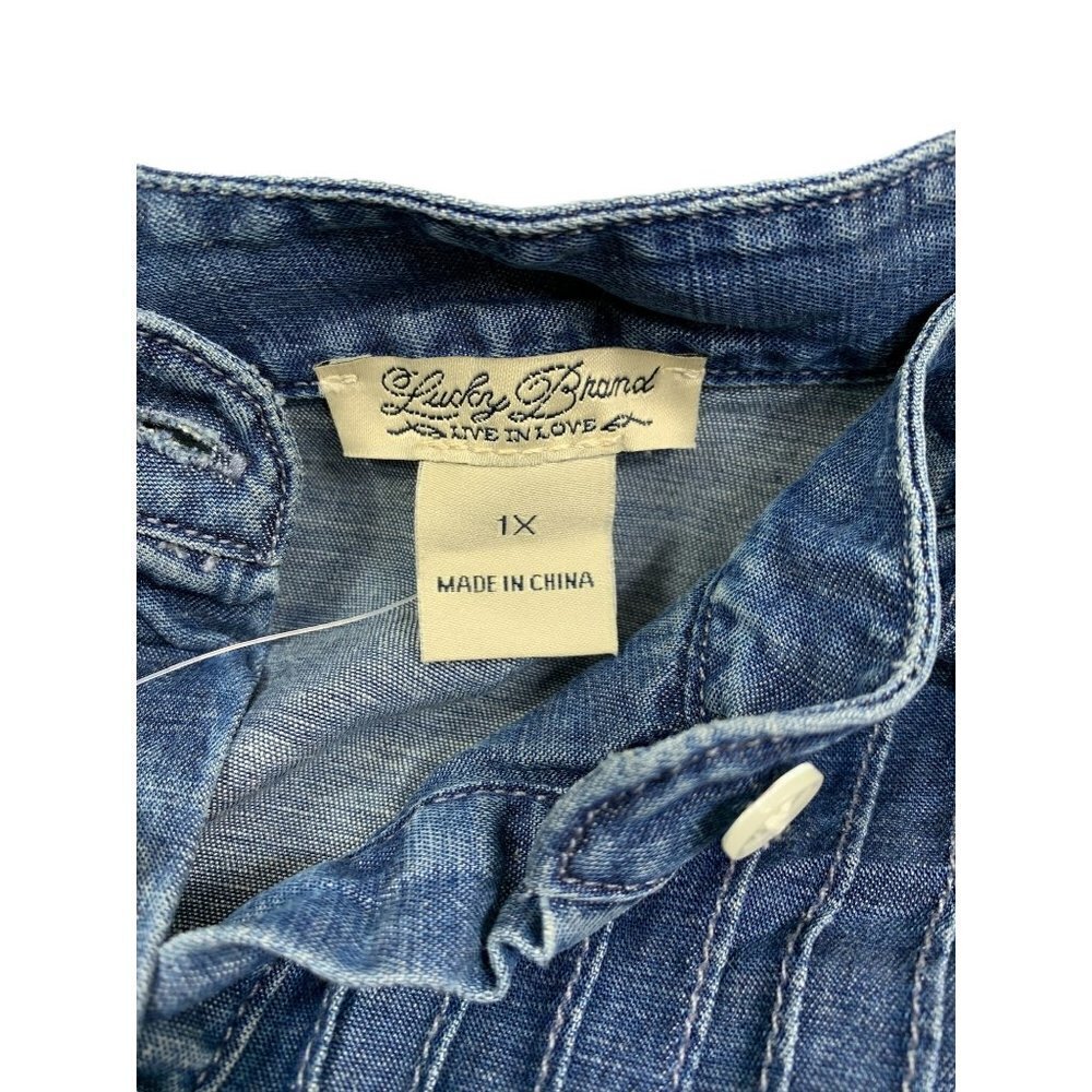 Lucky Brand Women’s Denim Buttoned Down Top - Picture 3 of 6